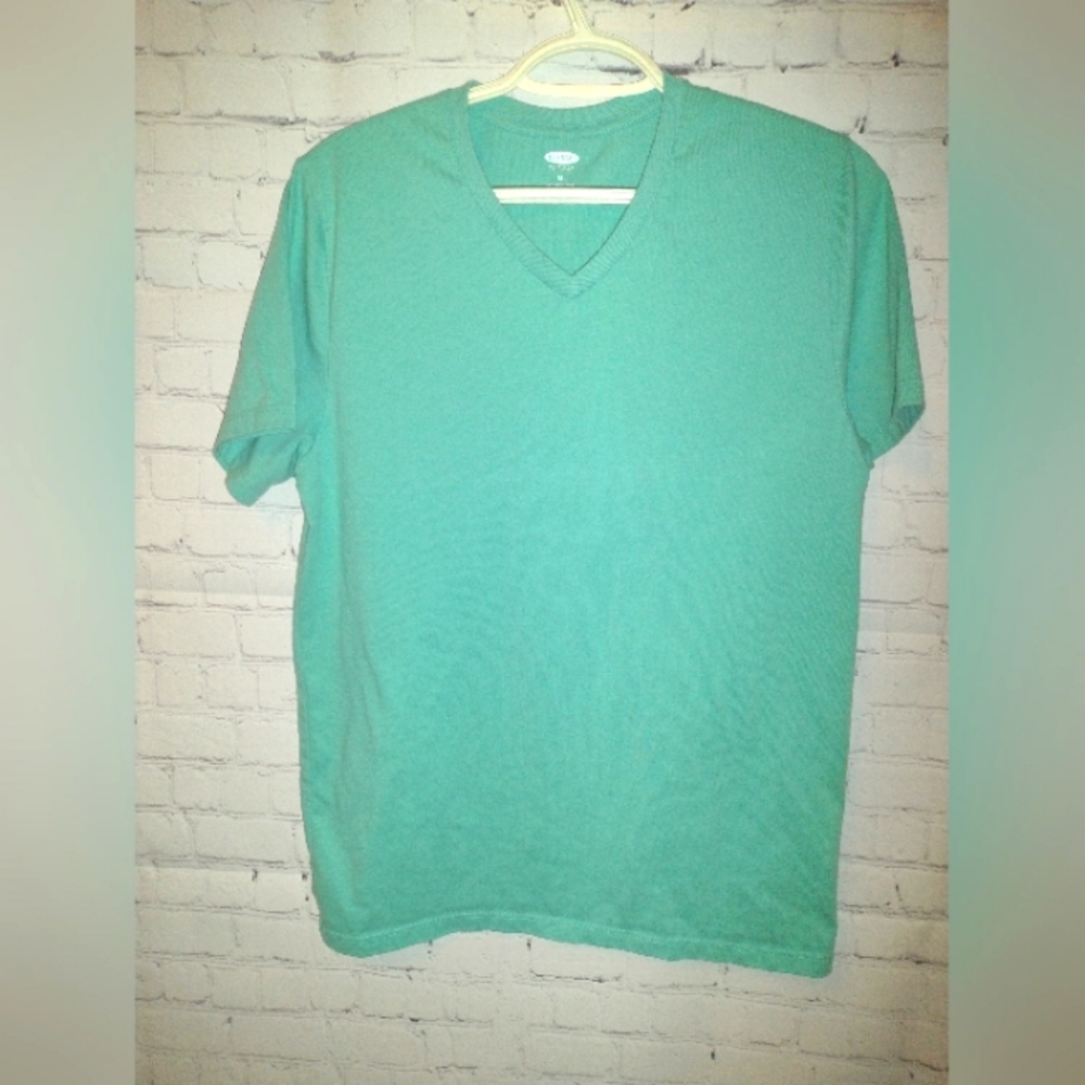 Old Navy V-neck T-shirt